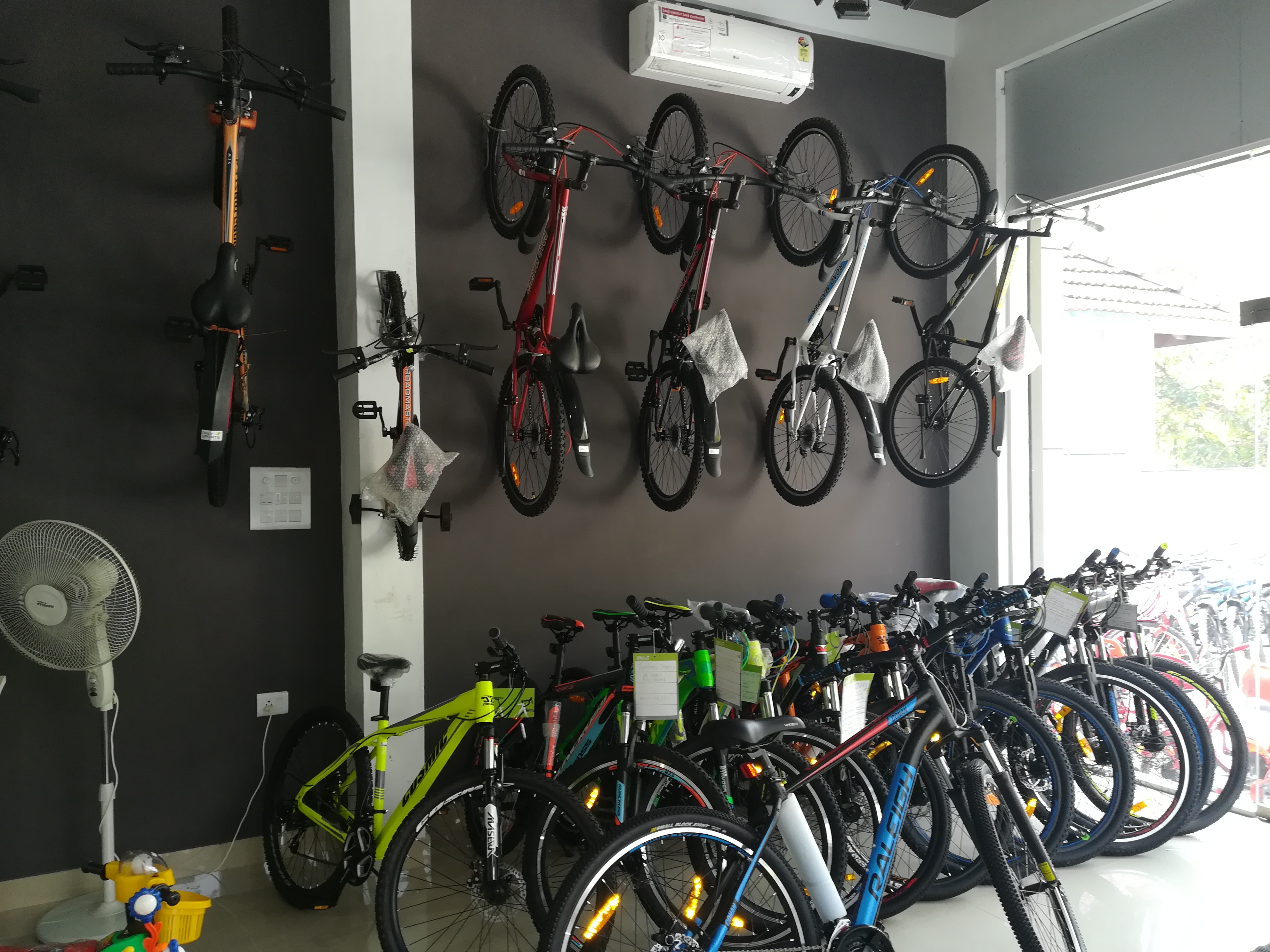 sports cycle shop